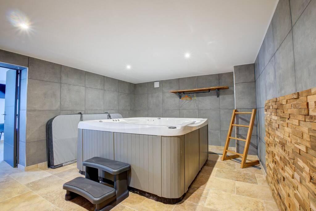 Вилла Combe Jolie Clim, Piscine & Jacuzzi Сен-Венсан-де-Коссе Экстерьер фото